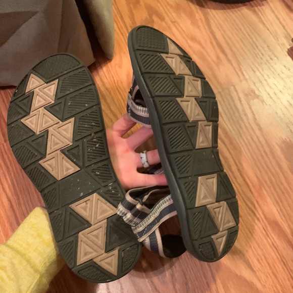 Womens size 9 sandals. - Picture 3 of 3